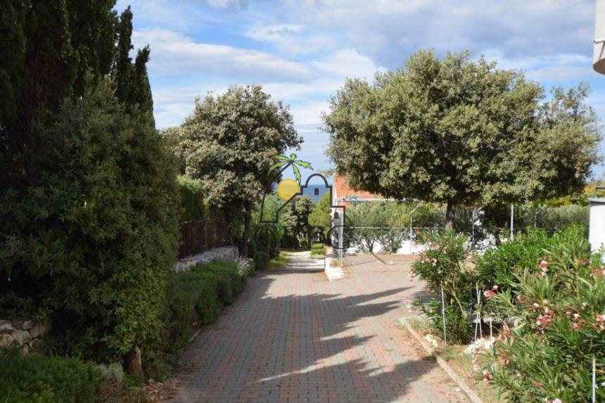 Croatia, Island of Pag, Mandre - Apartment, for sale