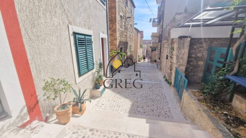 Croatia, Middle Dalmatia, Makarska - Apartment, for sale
